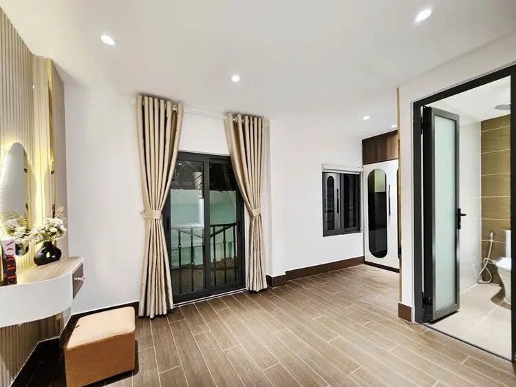 SIÊU PHẨM 3 TẦNG - NHÀ MỚI FULL NỘI THẤT - KẾ ĐH CÔNG THƯƠNG, AEON TÂN PHÚ - 3 PHÒNG NGỦ, 3 WC - CHỈ 3 TỶ HƠN