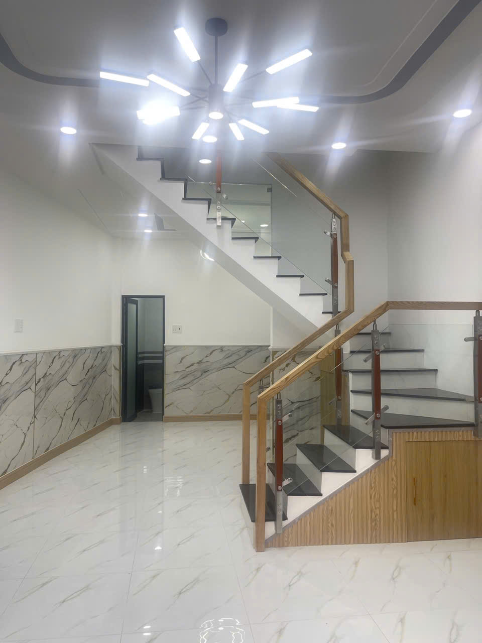 Bán nhà 1 trệt 1 lầu 2 phòng ngủ 50m2 Hiệp Bình Chánh giá chỉ 2 tỷ 650tr quá rẻ
