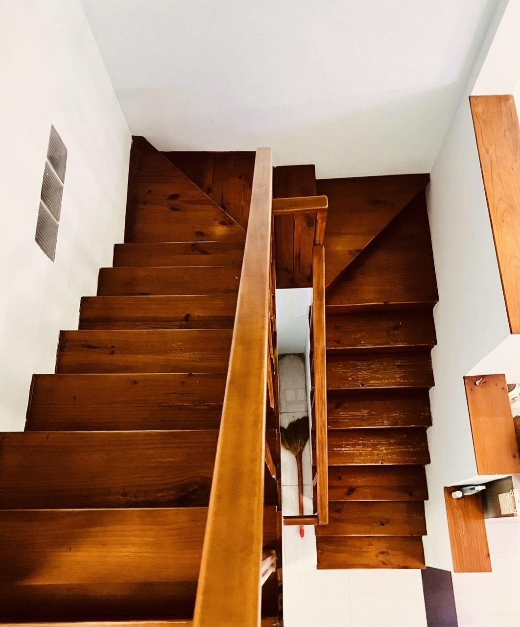Ở ngay, Ban công thoáng mát, hẻm ô tô 4m, dân trí lịch sự, 68m2, Lê Văn Việt, Quận 9, TP Thủ Đức, chỉ 5,5 tỷ