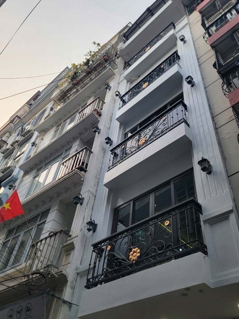 BÁN NHÀ TẠI TRUNG TÂM QUẬN CẦU GIẤY