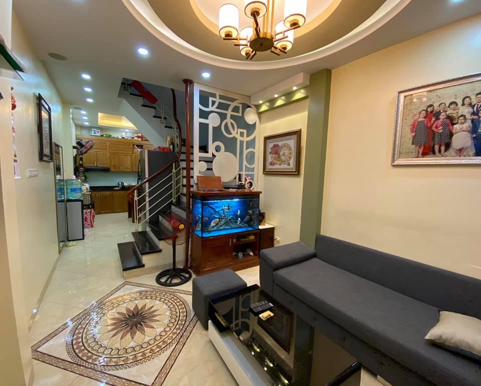 Nhà đẹp phố Trung Kính, mặt tiền 4m , ngõ ô tô