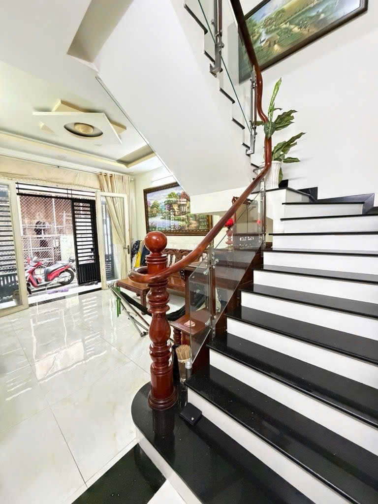 ✨✨ TÂN PHÚ - NGAY VĂN CAO - SÁT MẶT TIỀN - 2 TẦNG MỚI ĐẸP - 44M2 - 4x11M - 2 PHÒNG NGỦ - TIỆN MUA Ở CHO THUÊ HOẶC XÂY MỚI PHÙ HỢP - GIÁ CHỈ NHỈNH 5 TỶ XÍU XIU 🌸