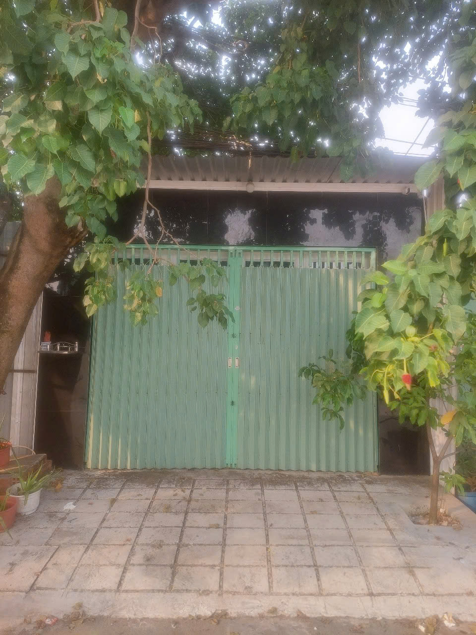 CẦN BÁN GẤP CĂN NHÀ MẶT TIỀN ĐƯỜNG CHUYÊN DÙNG 9 QUẬN 7. LH:0965194239. 