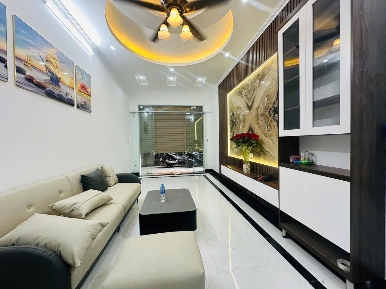 Bán gấp nhà riêng 4PN, 3WC, 40m2 chỉ 7,98 tỷ tại Minh Khai, Hai Bà Trưng.