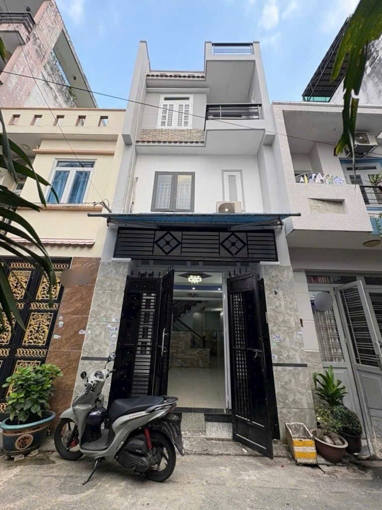 HÀNG MỚI – NHÀ ĐẸP NGAY NGÃ TƯ 4 XÃ – HẺM XE HƠI 6M – GIÁ CHỈ HƠN 4XX. LH:0353671440.