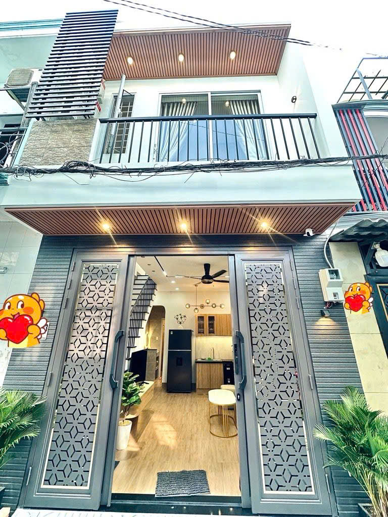 BÁN NHÀ TÂN KỲ TÂN QUÝ. DT (4X9). SẴN SHR. CHỈ 5.5 TỶ. LH:0905029420.