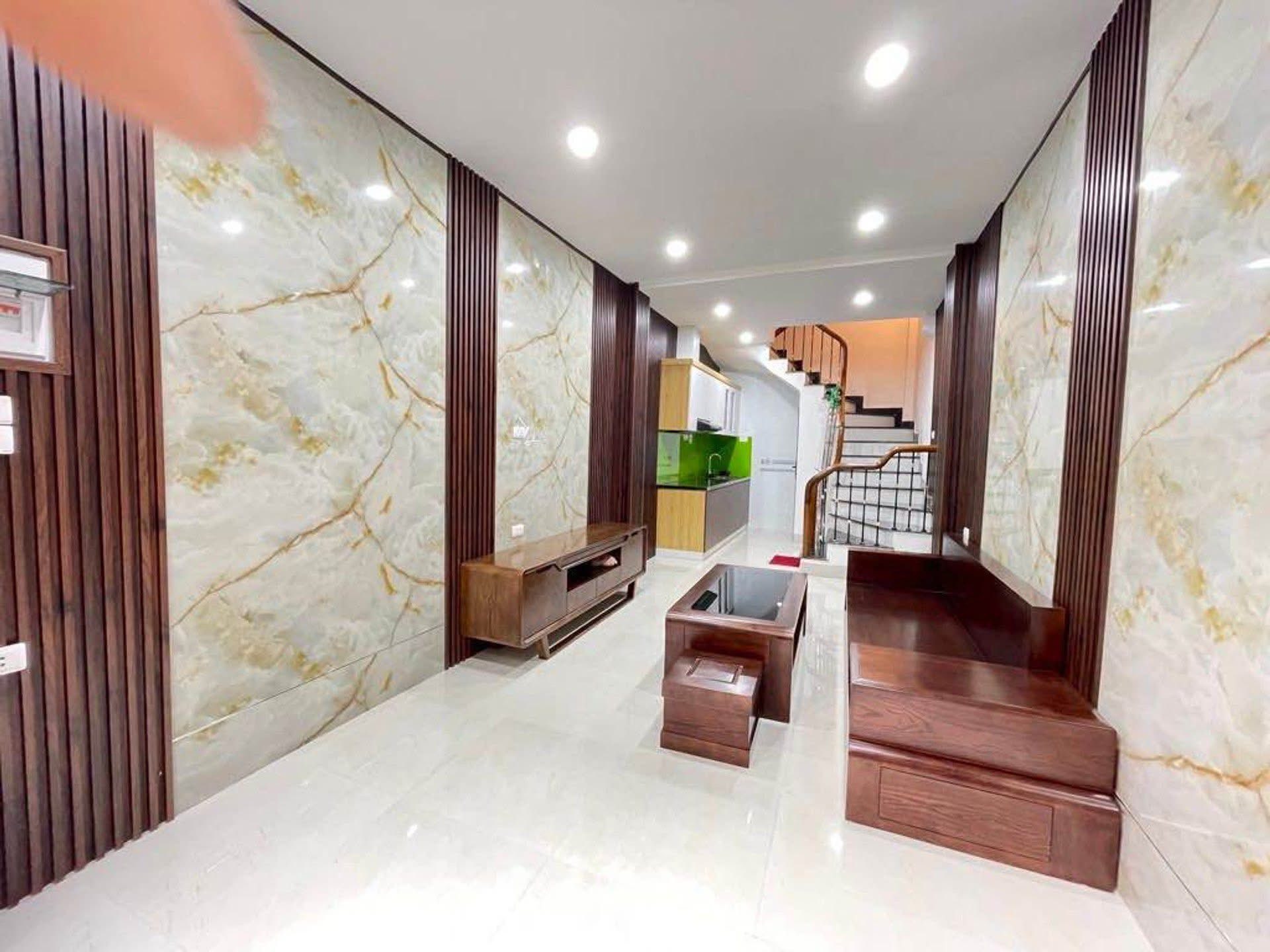 Nhà mới kính koong khu Định Công đến xem là mê, mà chỉ 4t.ỉ