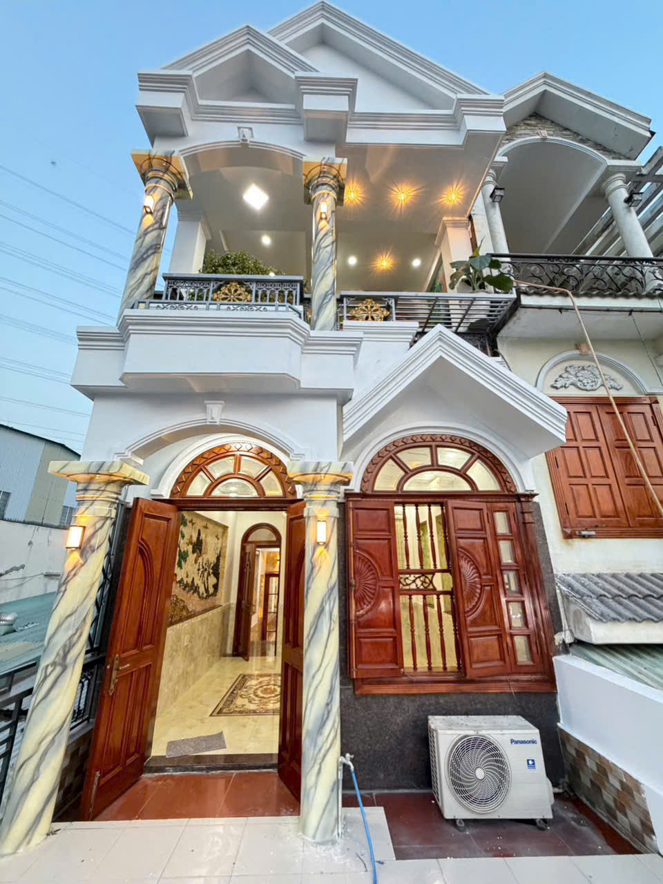 Cần bán gấp căn nhà mới sửa ở Nguyễn Ảnh Thủ (mặt tiền NAT vị trí đẹp)