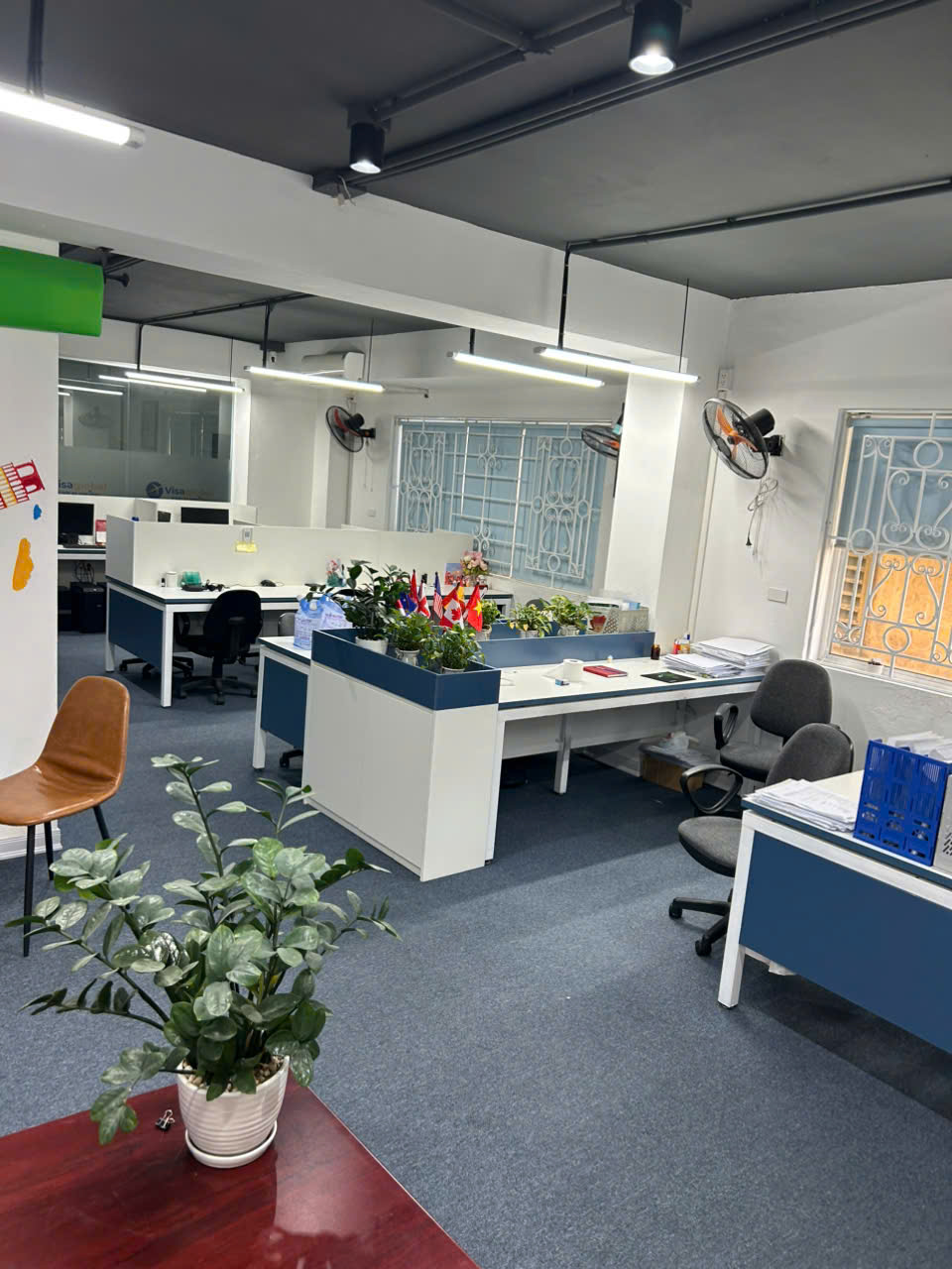 Cho thuê văn phòng tại mặt phố Lạc Trung – diện tích 105m², tầng 5-6-7 đang trống.